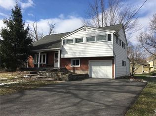 4 Holly Ln, Liverpool, NY 13090