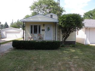 2207 E Grandview Ave, Grandview, IL 62702