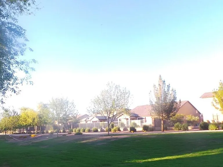5746 W Beth Dr — Photo 21
