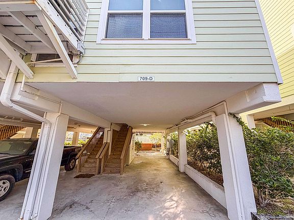 5th image of 709 SE 3rd St #D