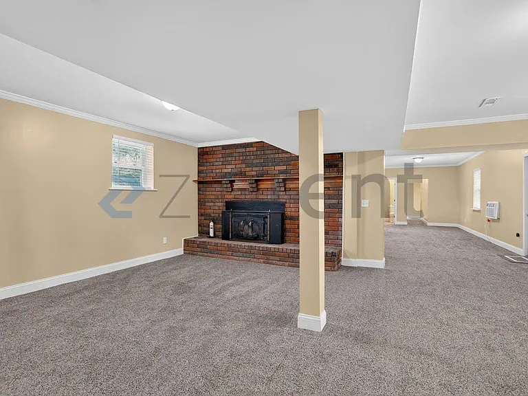 906 Diamond Cir — Photo 20
