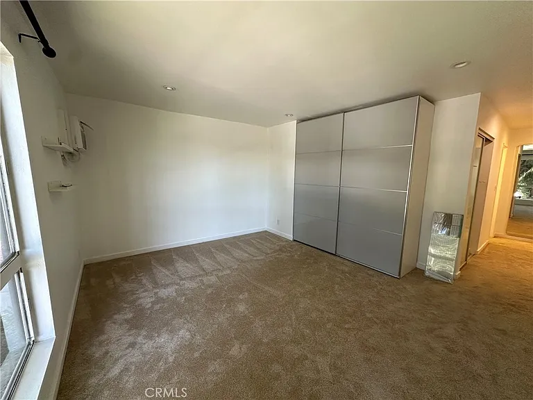 1222 N Olive Dr — Photo 6