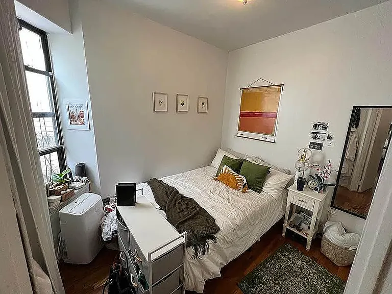 449 W 37th St #4RW — Photo 9