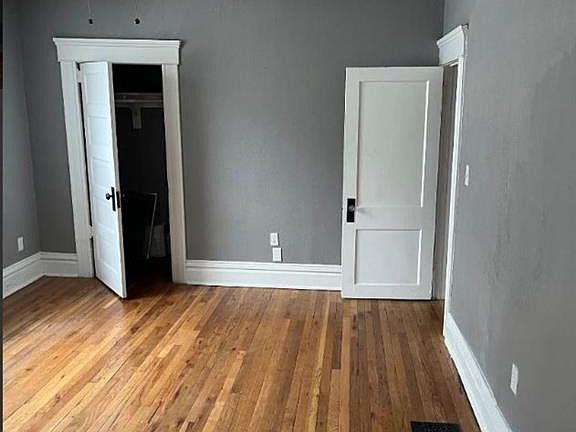 4th image of 4105 Oak St