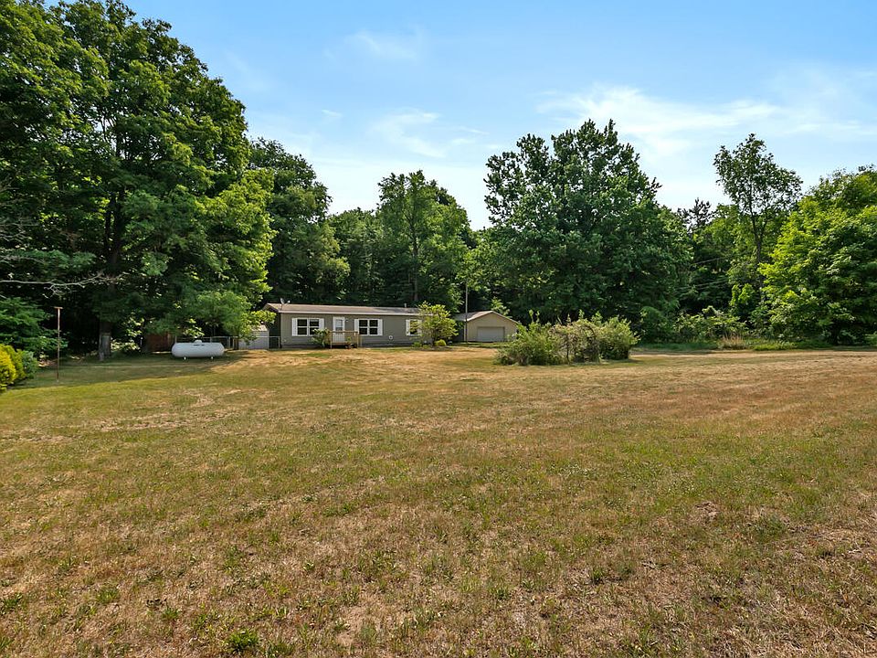 5778 Maple Hill Rd, Howard City, MI 49329 Zillow