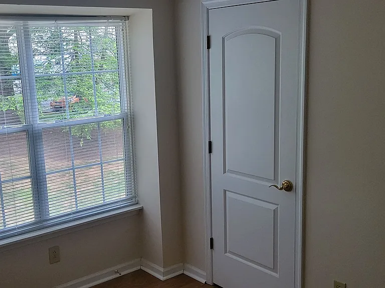 1356 Villa Way #E — Photo 27