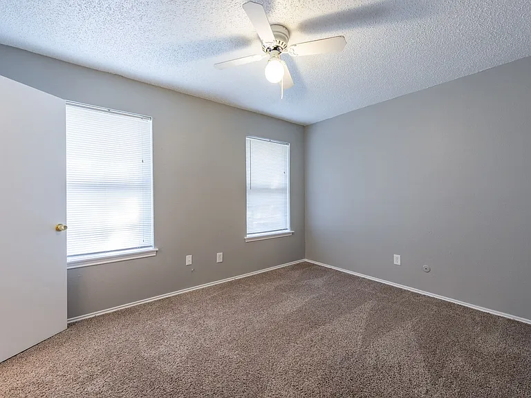 4605 & 4607 Menzer Rd — Photo 22