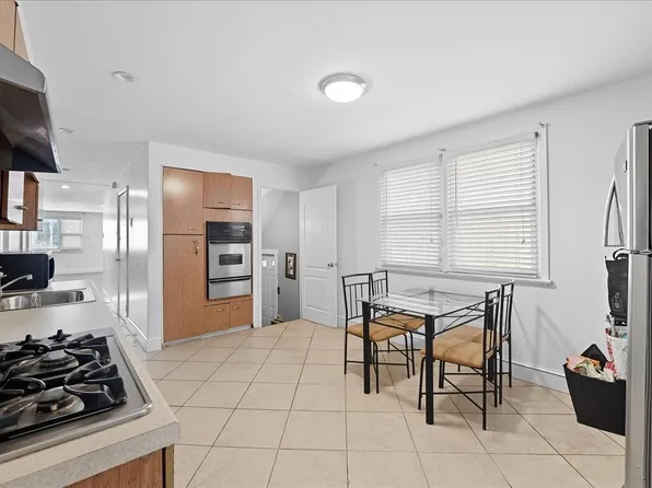 301 Ege Avenue image 9 of 16