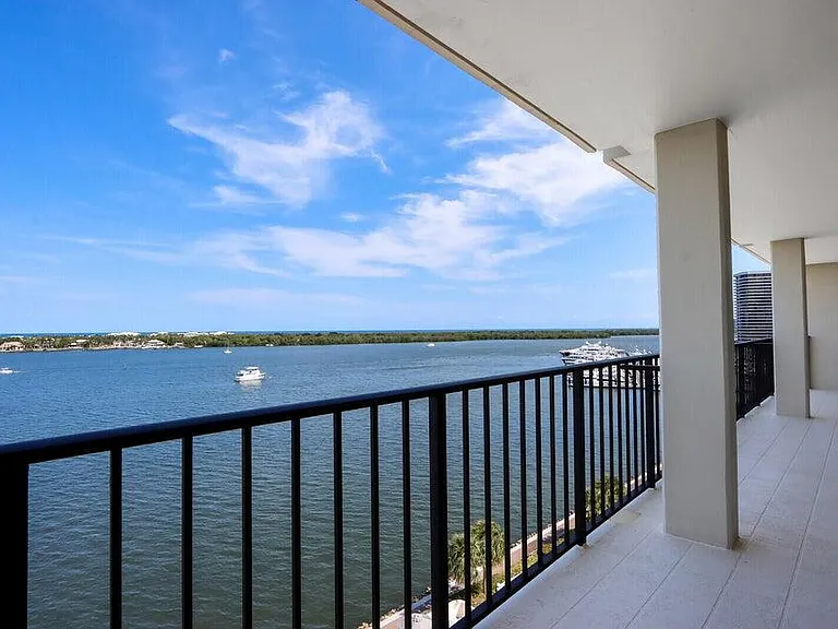130 Lakeshore Dr #923 — Photo 23