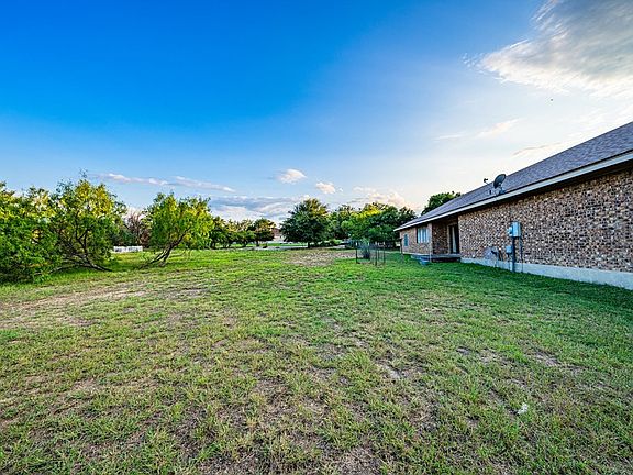 5th image of 2511 Rogers Cir