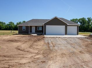 1719 Frontier Rd, Bennington, KS 67422