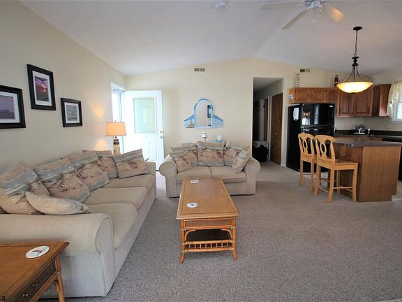 3rd image of 3047 West Ave #2