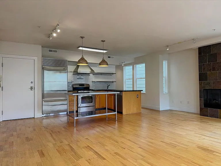 1171 Oak St #4 — Photo 17