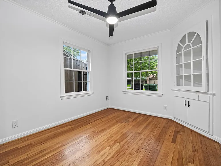 3731 Drake St — Photo 20