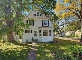 987 Earl St, Saint Paul, MN 55106