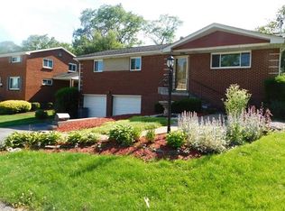 155 Yosemite Dr, Pittsburgh, PA