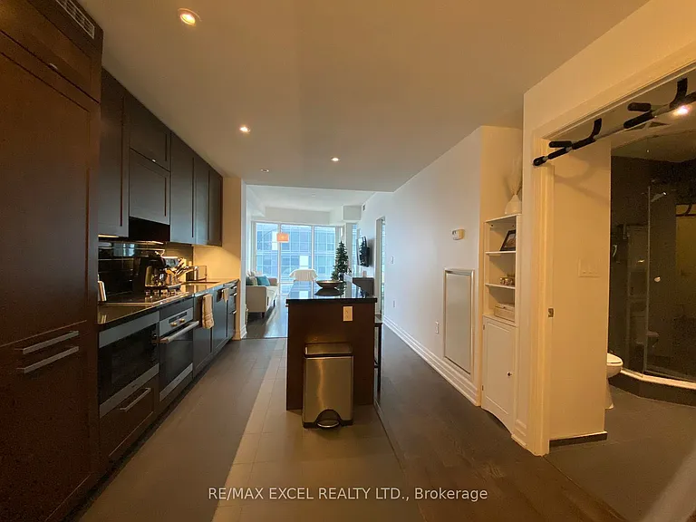 8 The Esplanade #1812 — Photo 21