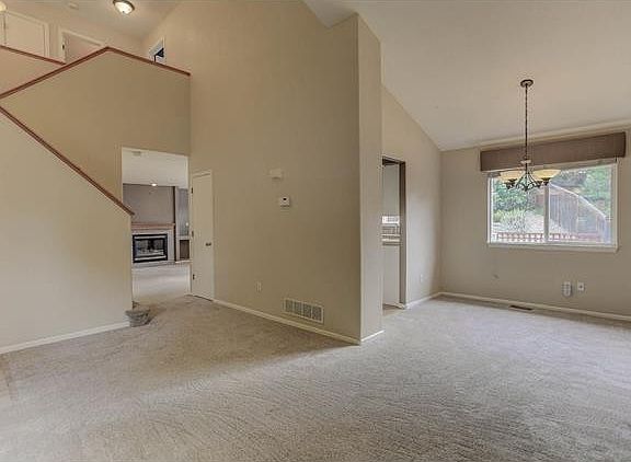 5th image of 3323 Blue Grass Cir