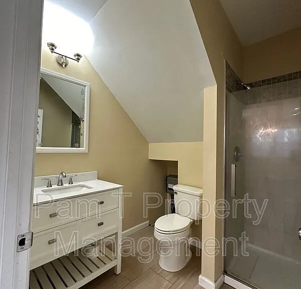 1202 E 37th St #A — Photo 9