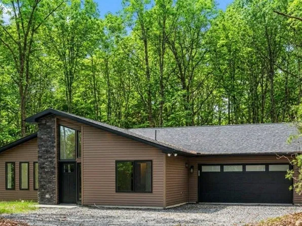 71 Forest Lake Dr, Jim Thorpe, PA 18229