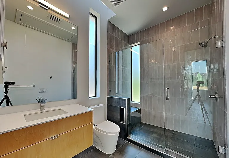 904 Blackland Ct — Photo 12
