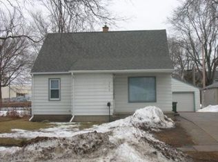 742 Newton St, Waterloo, IA 50703