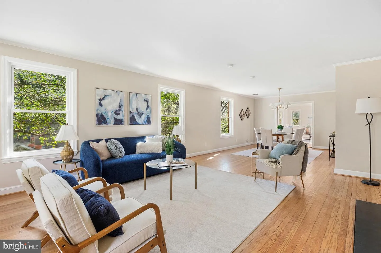 7 bed, 3.5 bath, 4270 sqft, $7,000 — Photo 3
