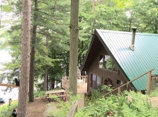 5540 E Deer Rd, Fountain, MI 49410