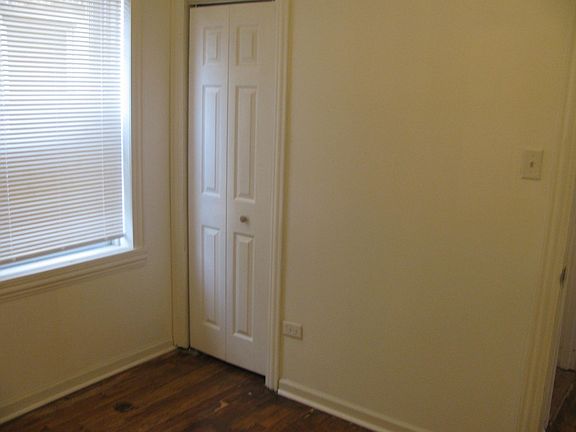 4th image of 1645 N McVicker Ave #1