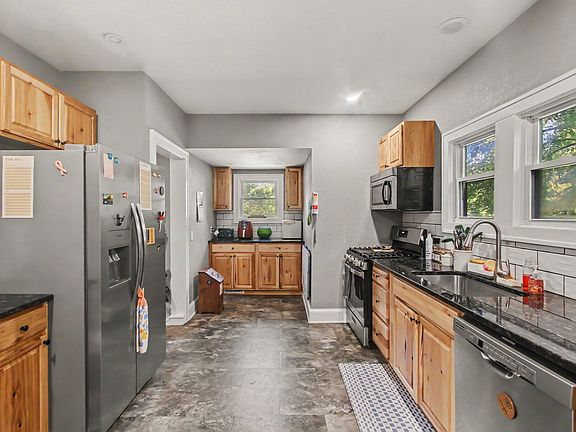 4th image of 1217 Pinehurst Blvd