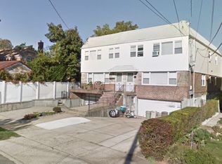 1555 Murray St #2, Whitestone, NY 11357