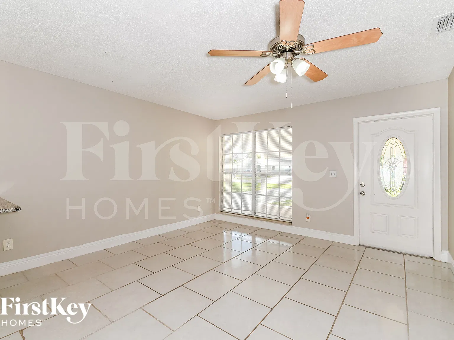 3 bed, 2.0 bath, 1075 sqft, $1,705 — Photo 2