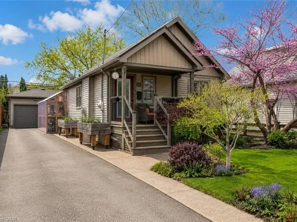 73 Margery Ave, Saint Catharines, ON L2R 6K2