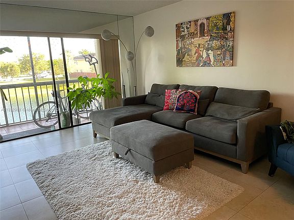 3rd image of 10155 NW 9th Street Cir #4-201