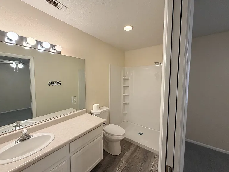 204 N 2000 E — Photo 11