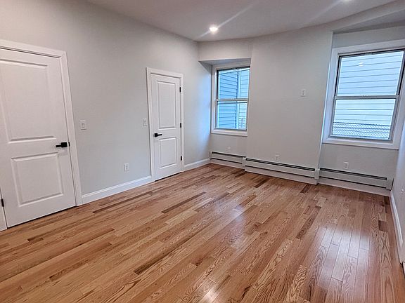 5th image of 546-550 E 25th St #1