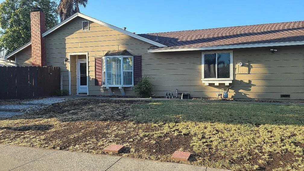4313 Daffodil Way photo 1