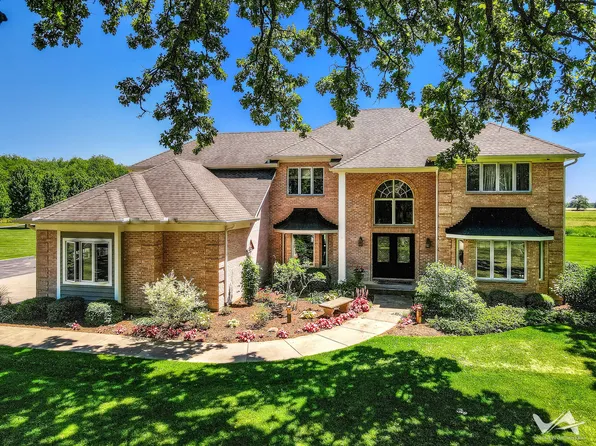 49W695 Hinckley Rd, Big Rock, IL 60511