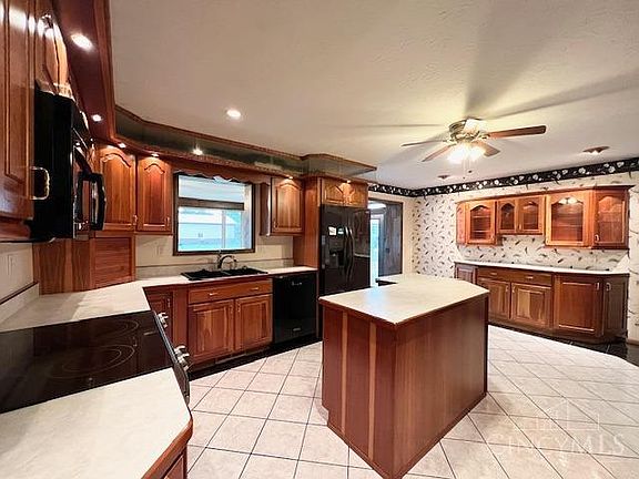 2nd image of 28036 Reinier Dr