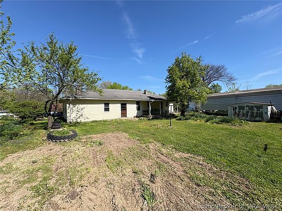 2nd image of 211 Silver Creek Drive