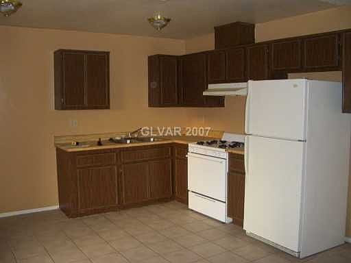 2nd image of 1009 Newport St