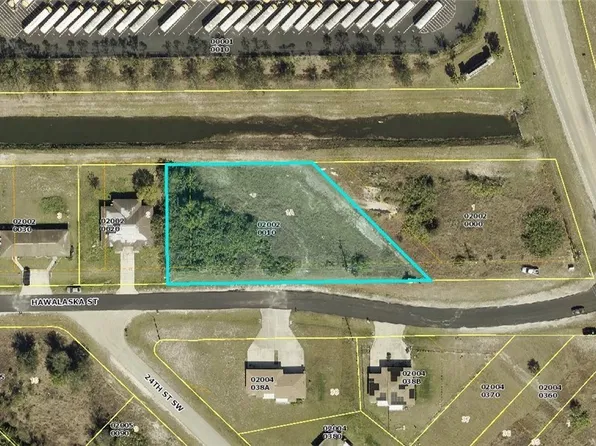 2300 Hawalaska St, Lehigh Acres, FL 33973