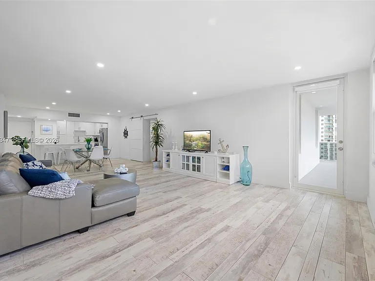3725 S Ocean Dr #924 — Photo 6
