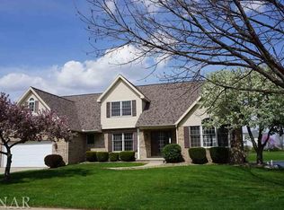 10 Swan Lake Rd, Bloomington, IL 61704