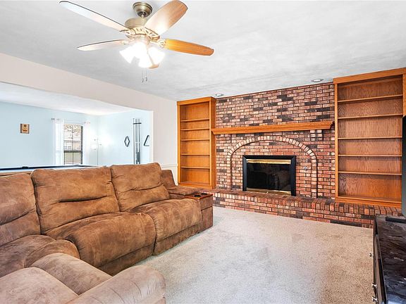 3rd image of 1009 Ramblewood Dr