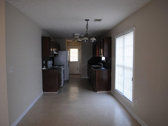 3rd image of 712 Pine Hill Ct