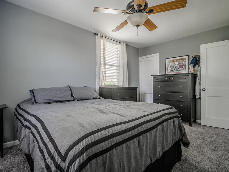 2518 Franklin Ave — Photo 12