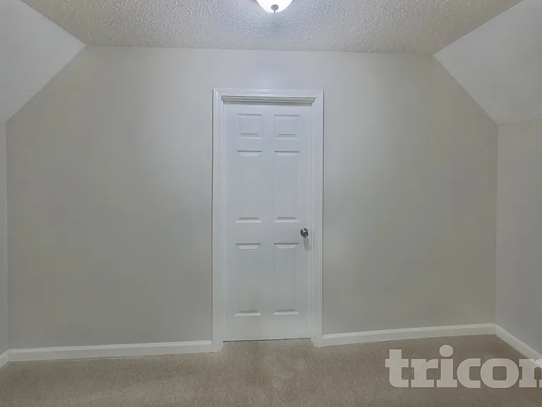 649 Stratford Dr — Photo 12