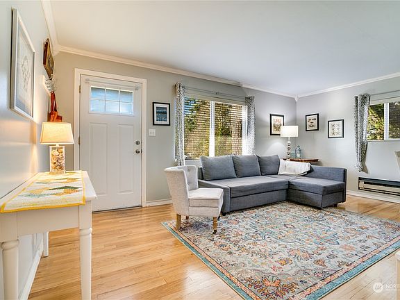 3rd image of 3105 Glendale Drive W