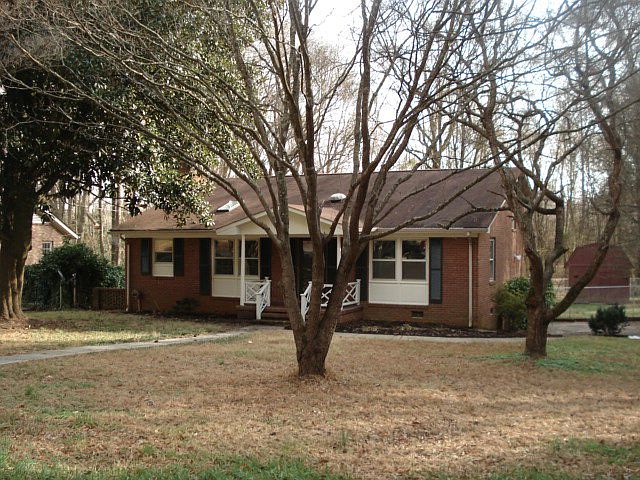 1st image of 1410 E Colonial Dr